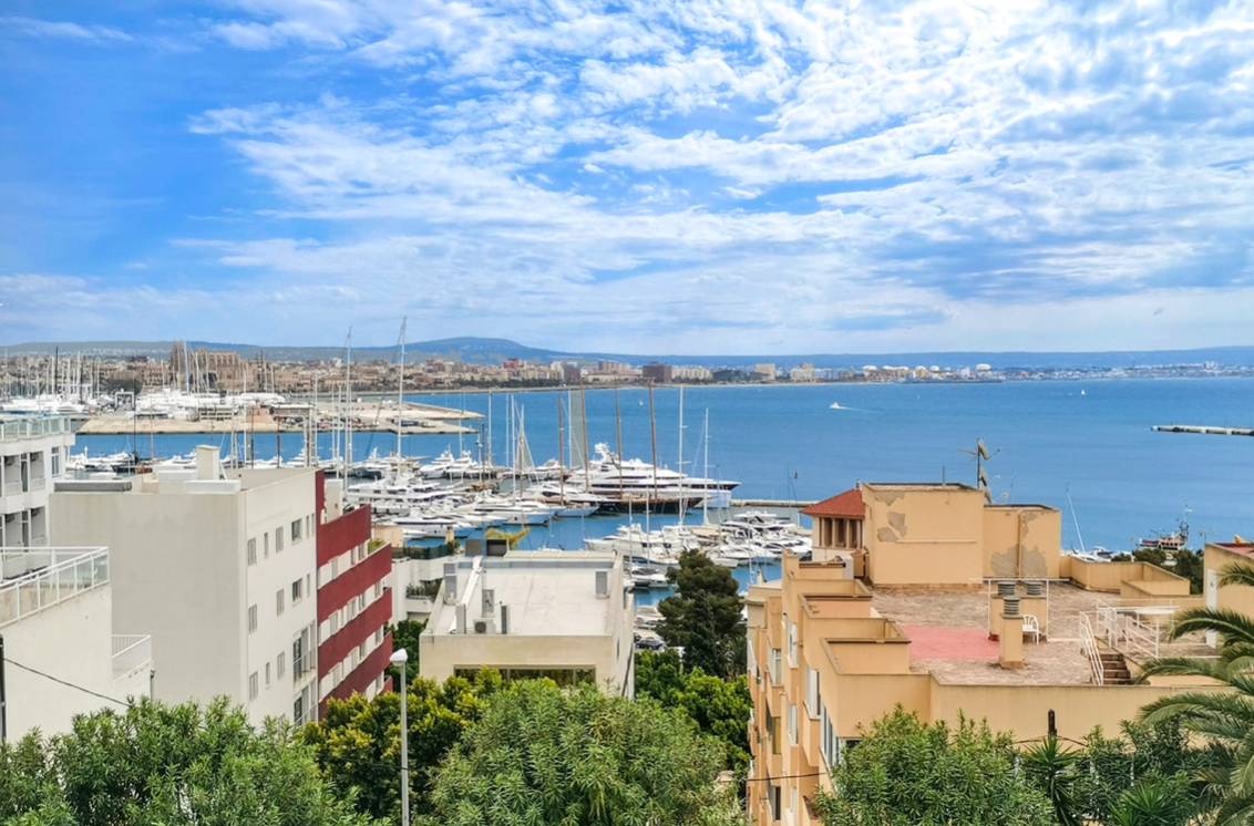 Investment: refurbished apartment in Palma - Bonanova