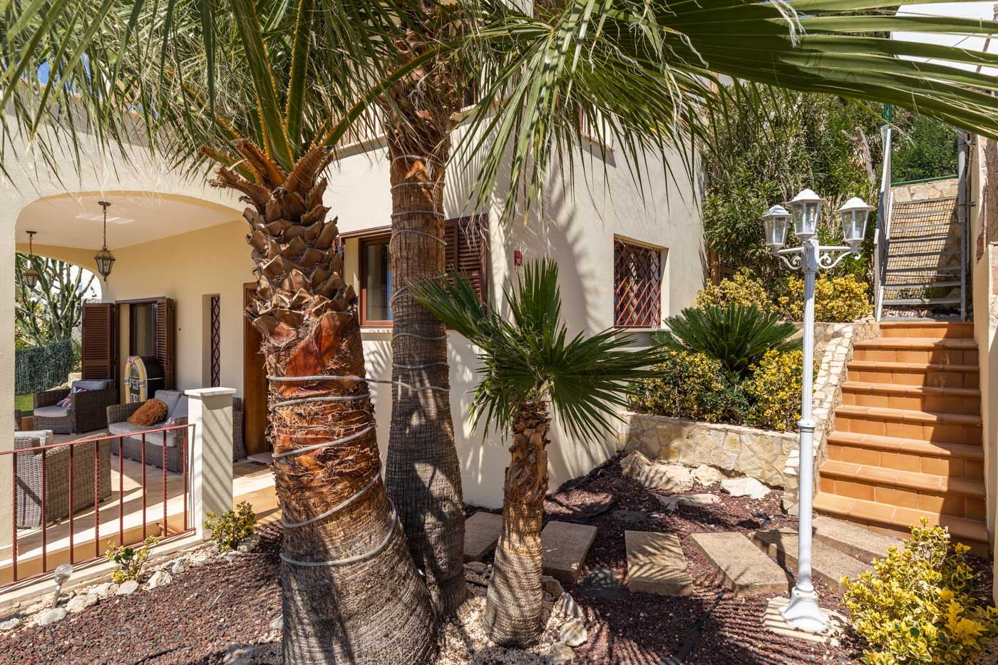 INVESTMENT: Villa in Santa Ponsa with sea views