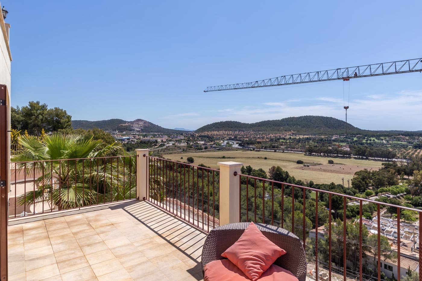 INVESTMENT: Villa in Santa Ponsa with sea views