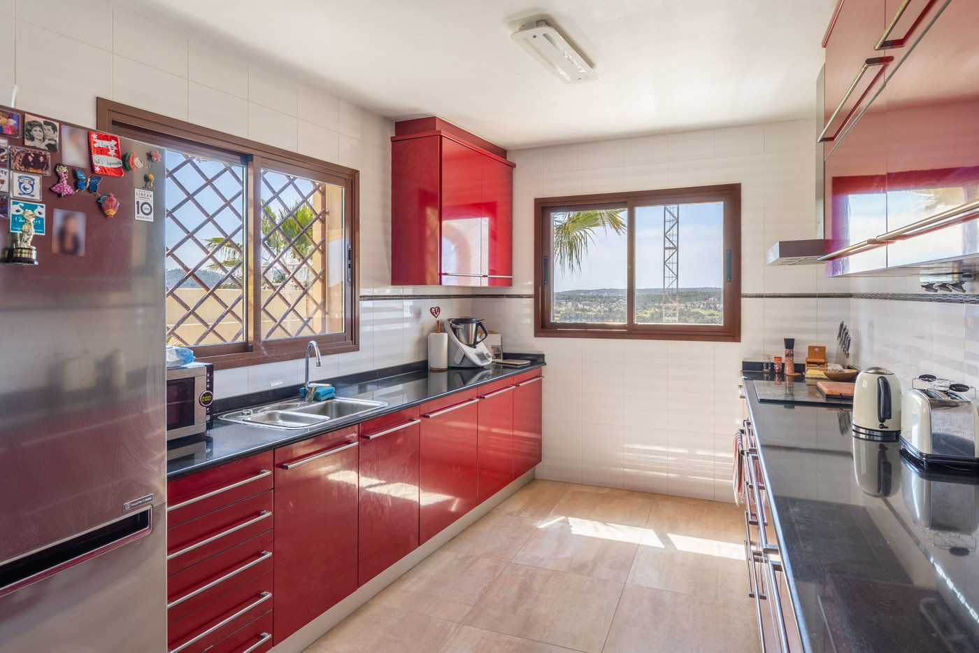 INVESTMENT: Villa in Santa Ponsa with sea views