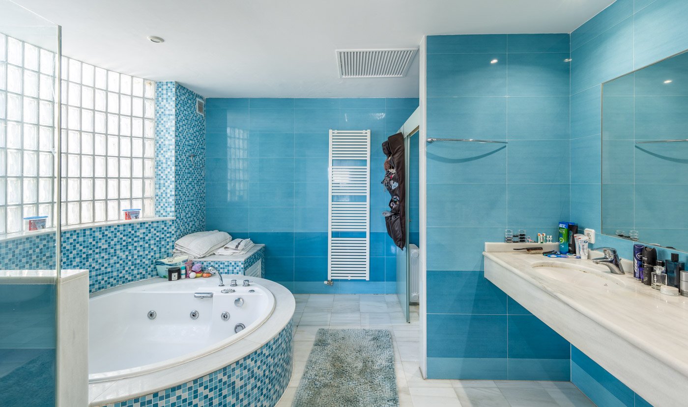 INVESTMENT: Villa in Santa Ponsa with sea views