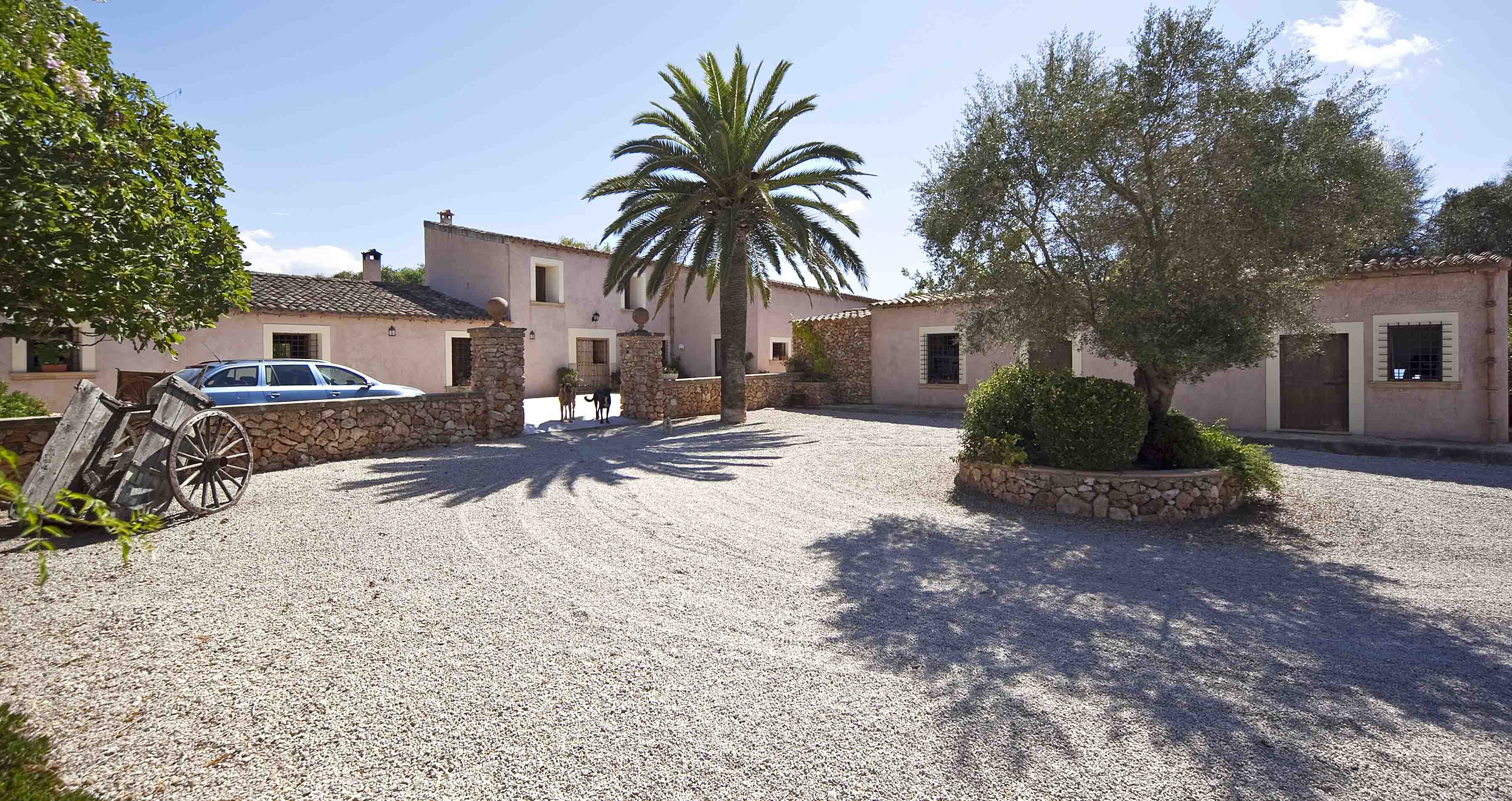 Exclusiva mansión con piscina en Santa Eugenia