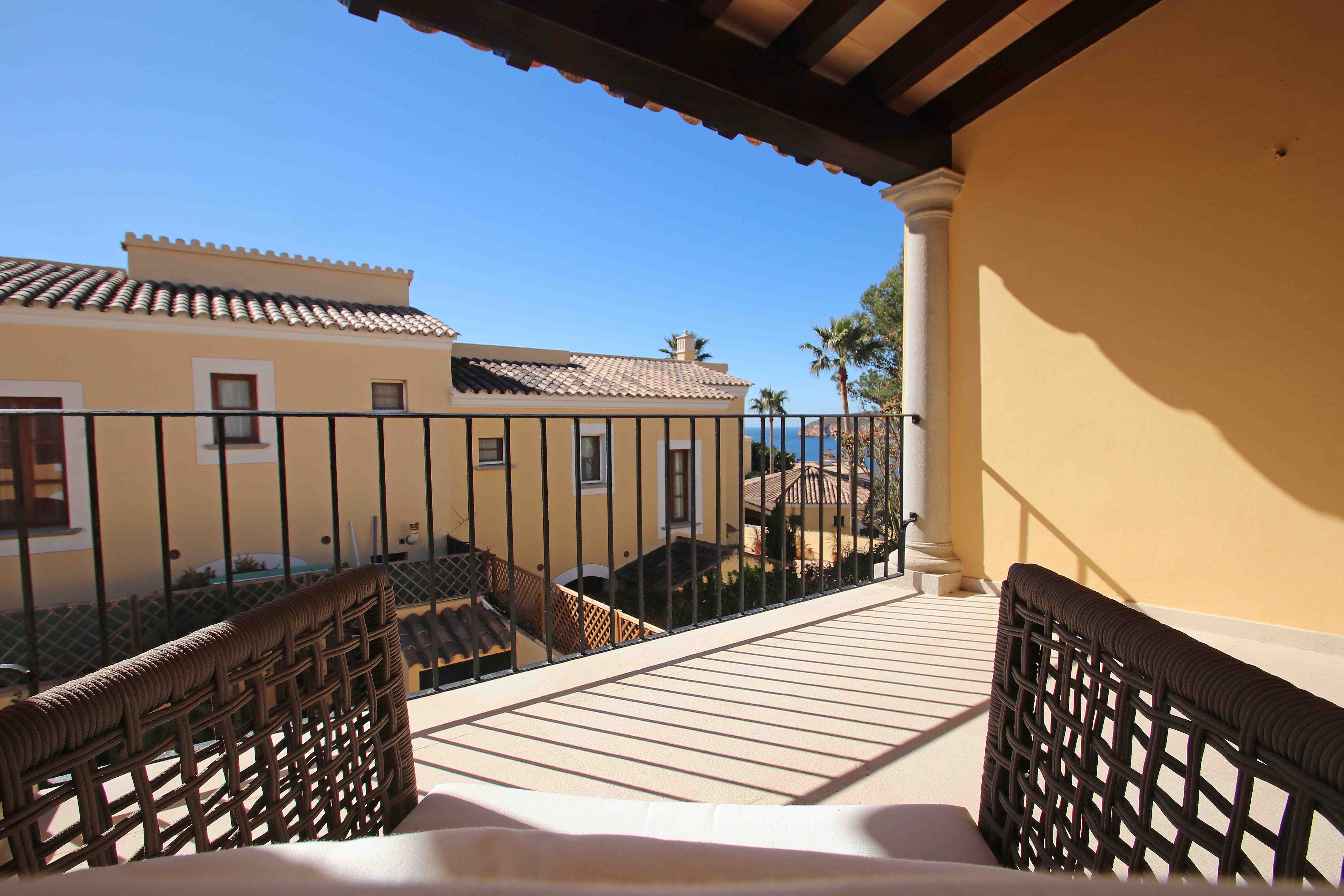 Casa adosada en complejo de lujo en primera linea del mar en Nova Santa Ponsa