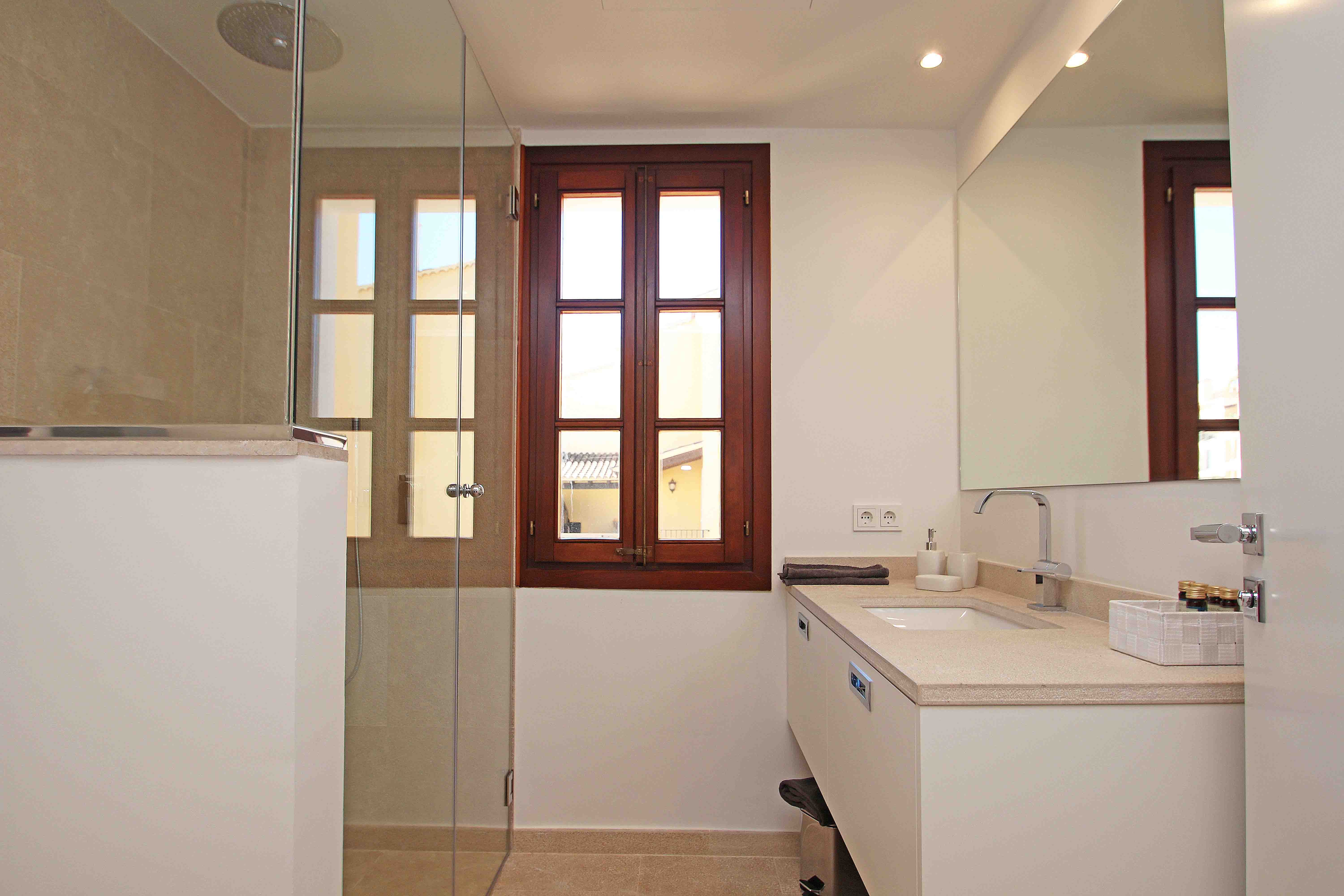 Casa adosada en complejo de lujo en primera linea del mar en Nova Santa Ponsa