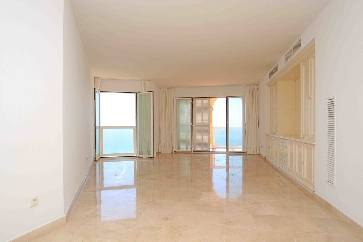 Luxury penthouse in a seafront residence in Nova Santa Ponsa