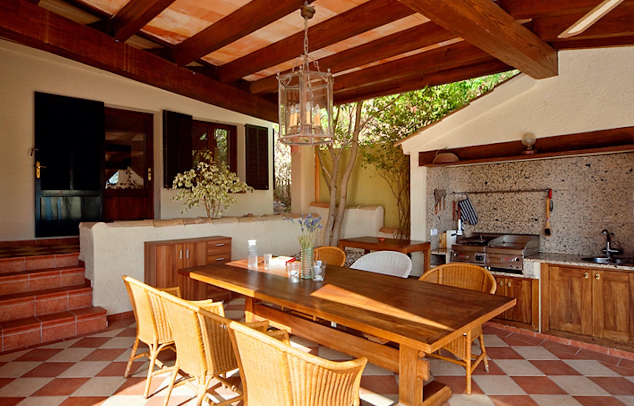 Chalet de estilo Mediterráneo en Bendinat con vistas al mar y al castillo