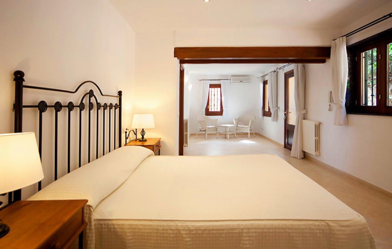 Chalet de estilo Mediterráneo en Bendinat con vistas al mar y al castillo