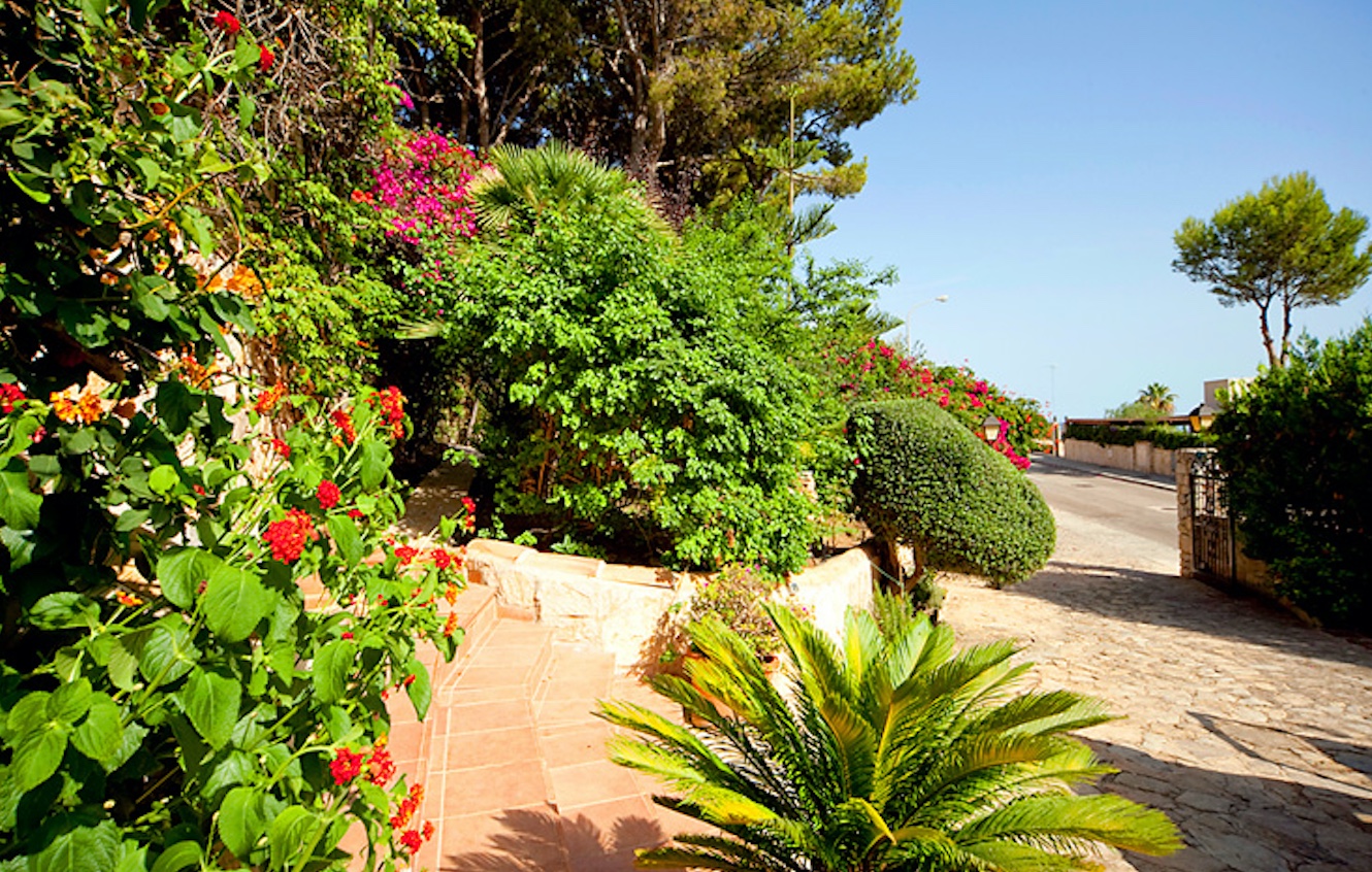 Chalet de estilo Mediterráneo en Bendinat con vistas al mar y al castillo