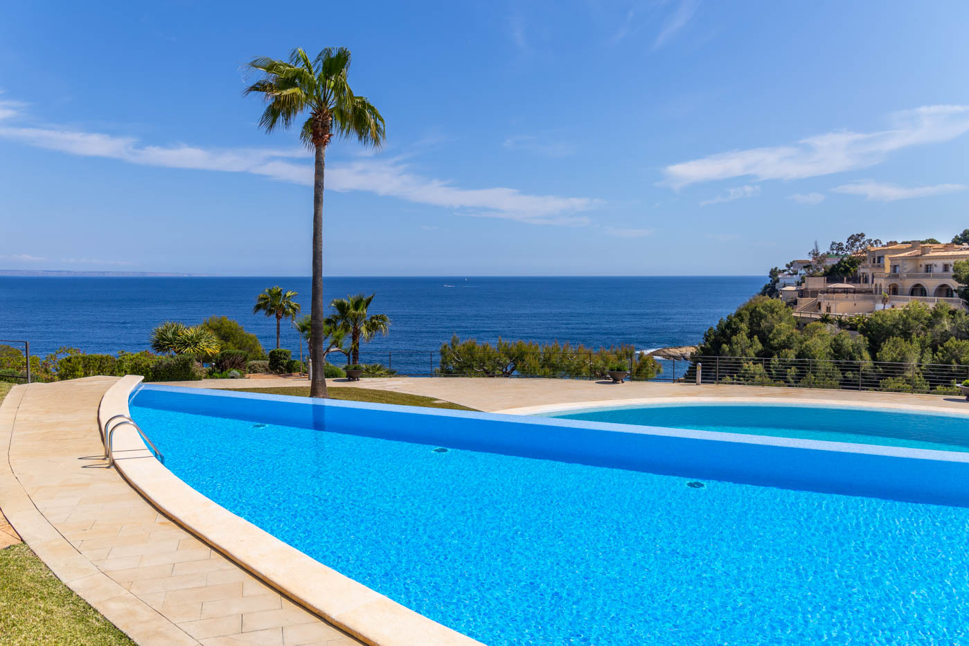 Luxury flat in seafront residence in Sol de Mallorca