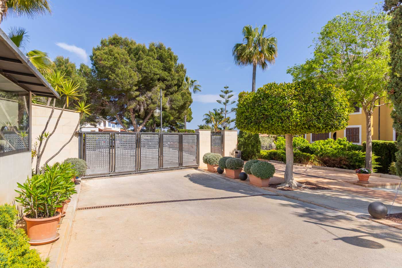 Luxury flat in seafront residence in Sol de Mallorca