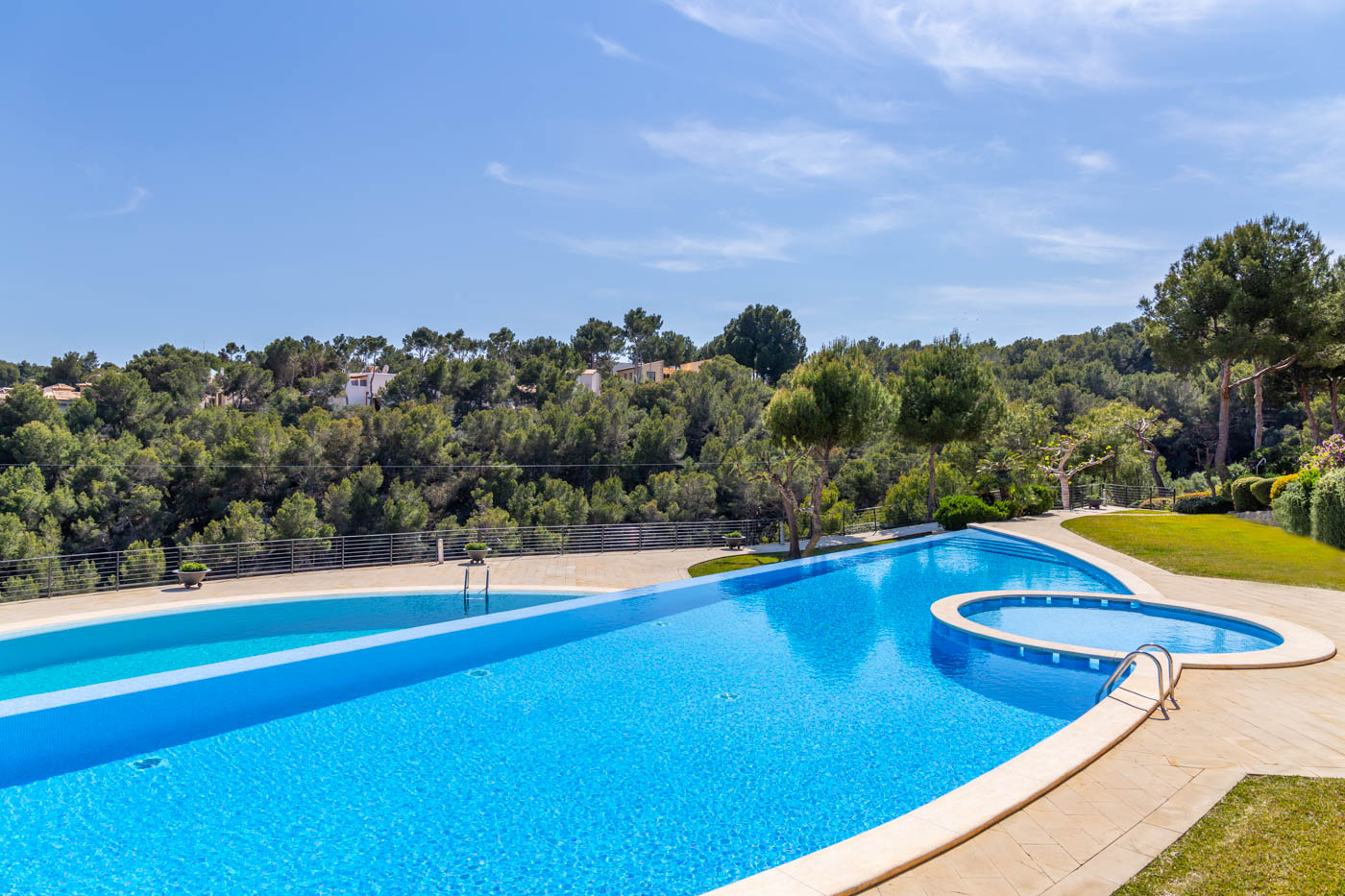 Luxury flat in seafront residence in Sol de Mallorca