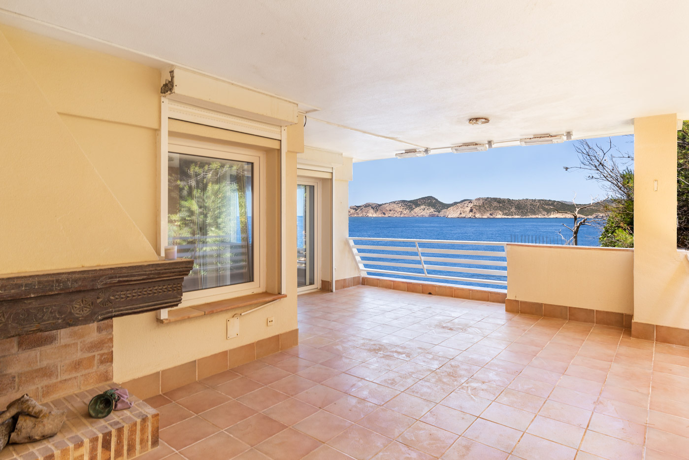 Apartment at the sea front residence in Santa Ponsa