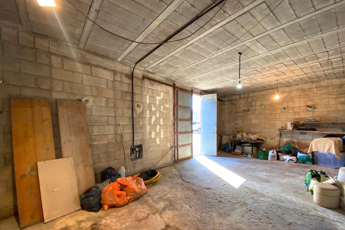 Amplia casa de pueblo en Petra