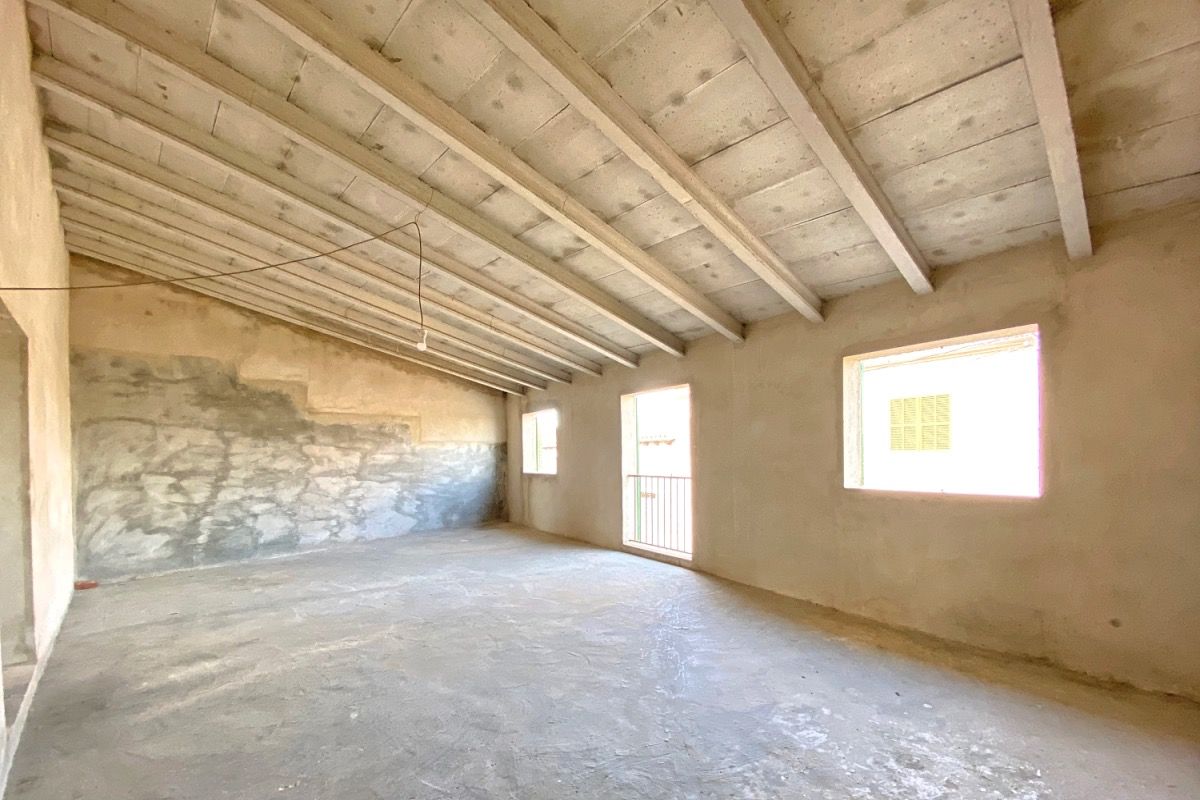 Amplia casa de pueblo en Petra