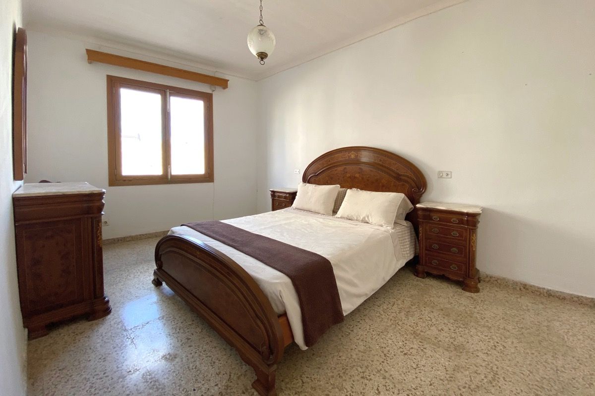 Amplia casa de pueblo en Petra