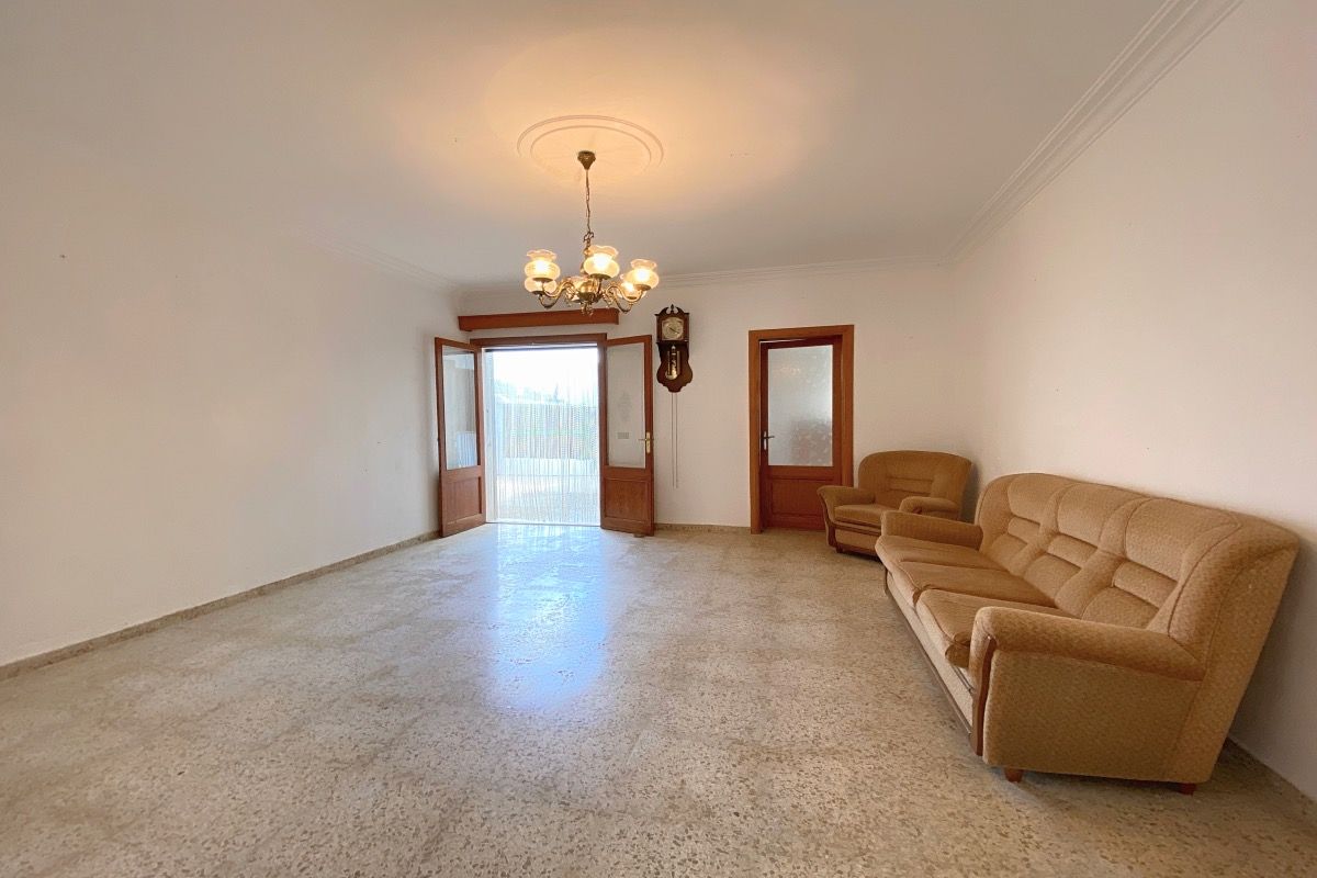 Amplia casa de pueblo en Petra