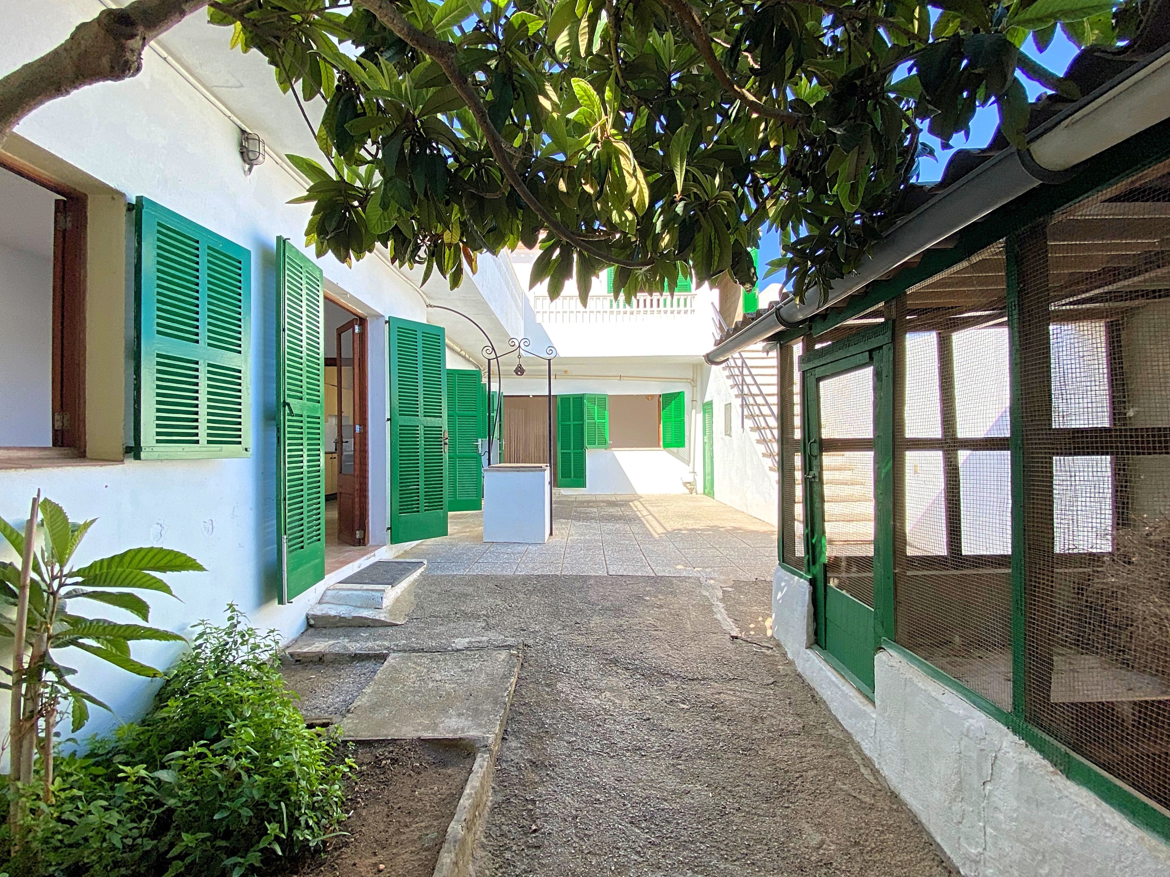 Amplia casa de pueblo en Petra