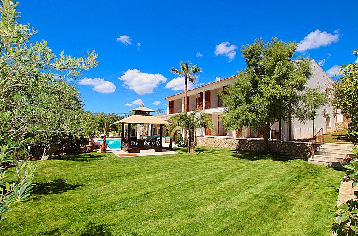 Villa de lujo en pueblo Calvià