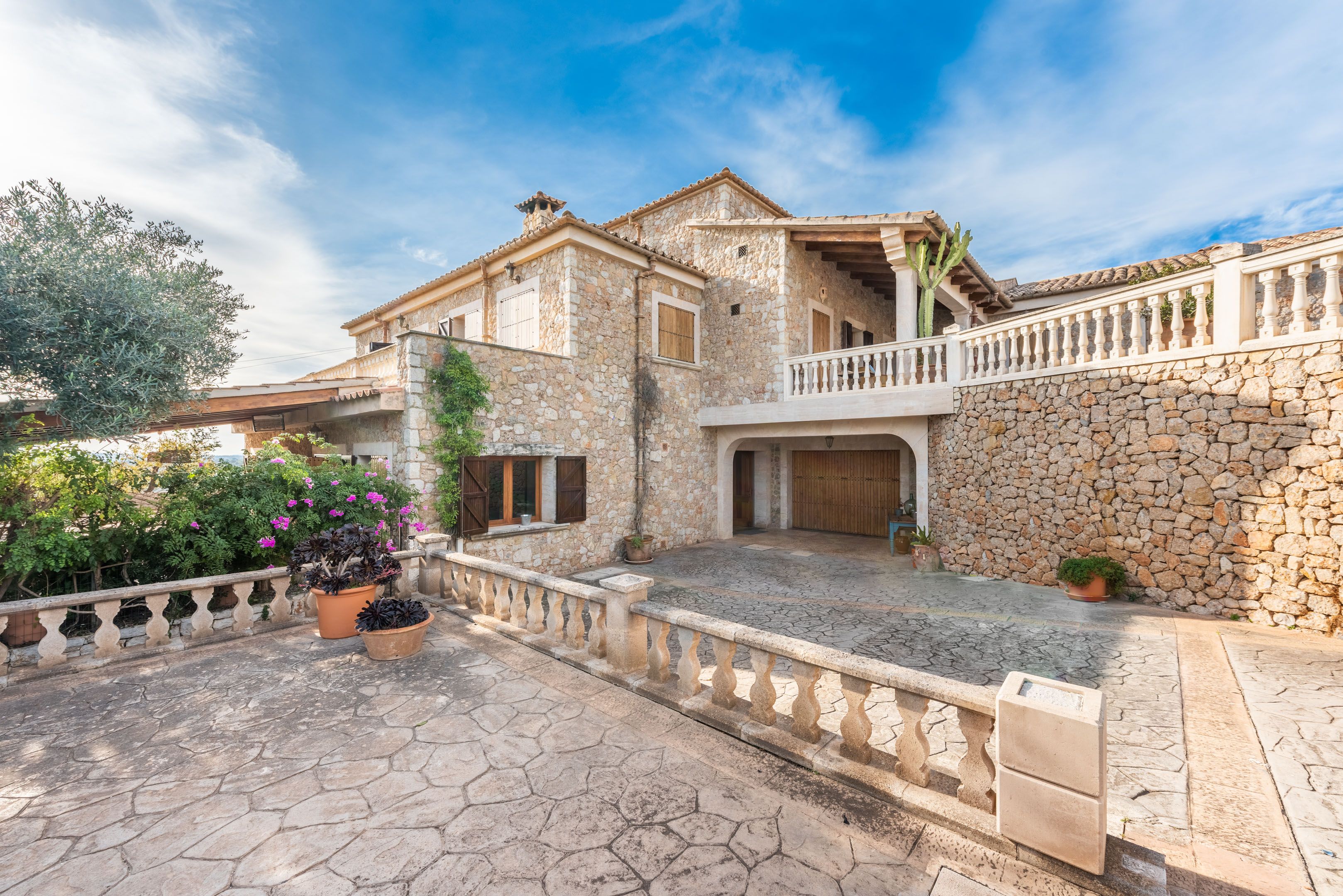 Charming villa in Mancor with touristic rental license