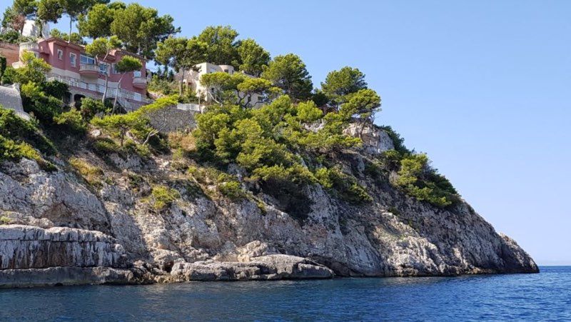 Villa in sea front with sea access in Santa Ponsa