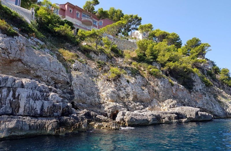 Villa in sea front with sea access in Santa Ponsa