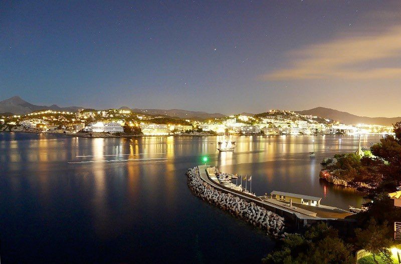 Villa in sea front with sea access in Santa Ponsa