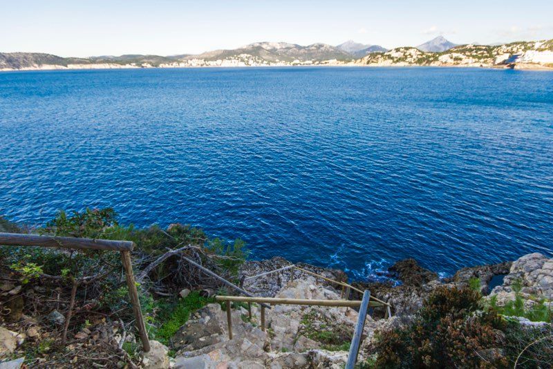 Villa in sea front with sea access in Santa Ponsa