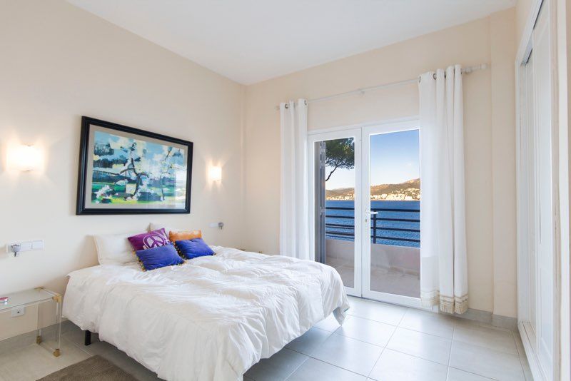 Villa in sea front with sea access in Santa Ponsa