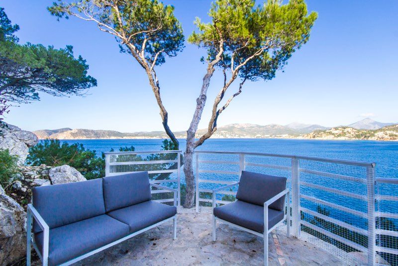 Villa in sea front with sea access in Santa Ponsa