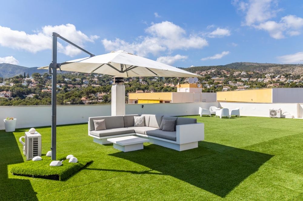 Spacious penthouse with sea views in Portals