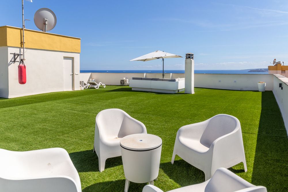 Spacious penthouse with sea views in Portals