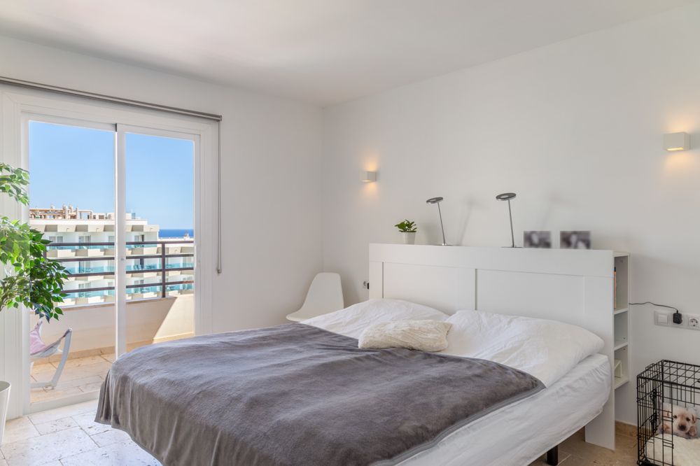 Spacious penthouse with sea views in Portals