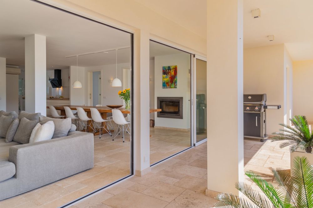 Spacious penthouse with sea views in Portals