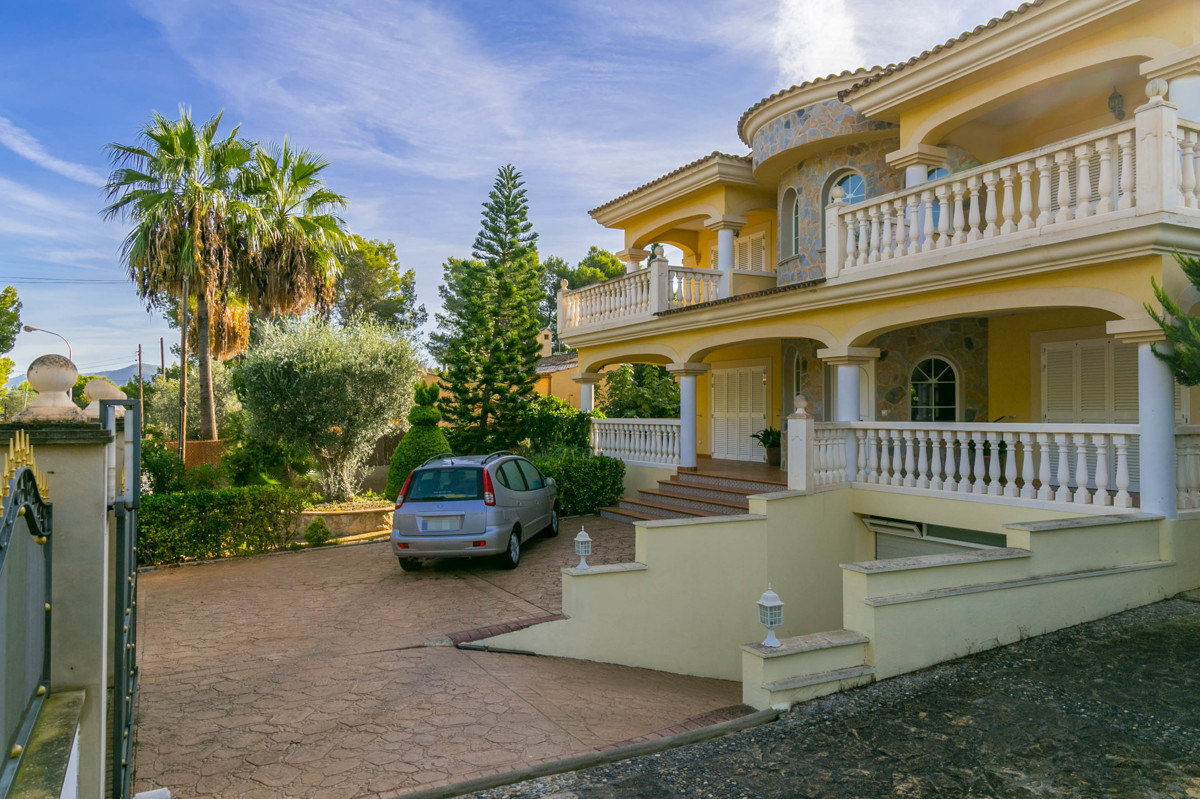 Mediterranean style family villa in Santa Ponsa 