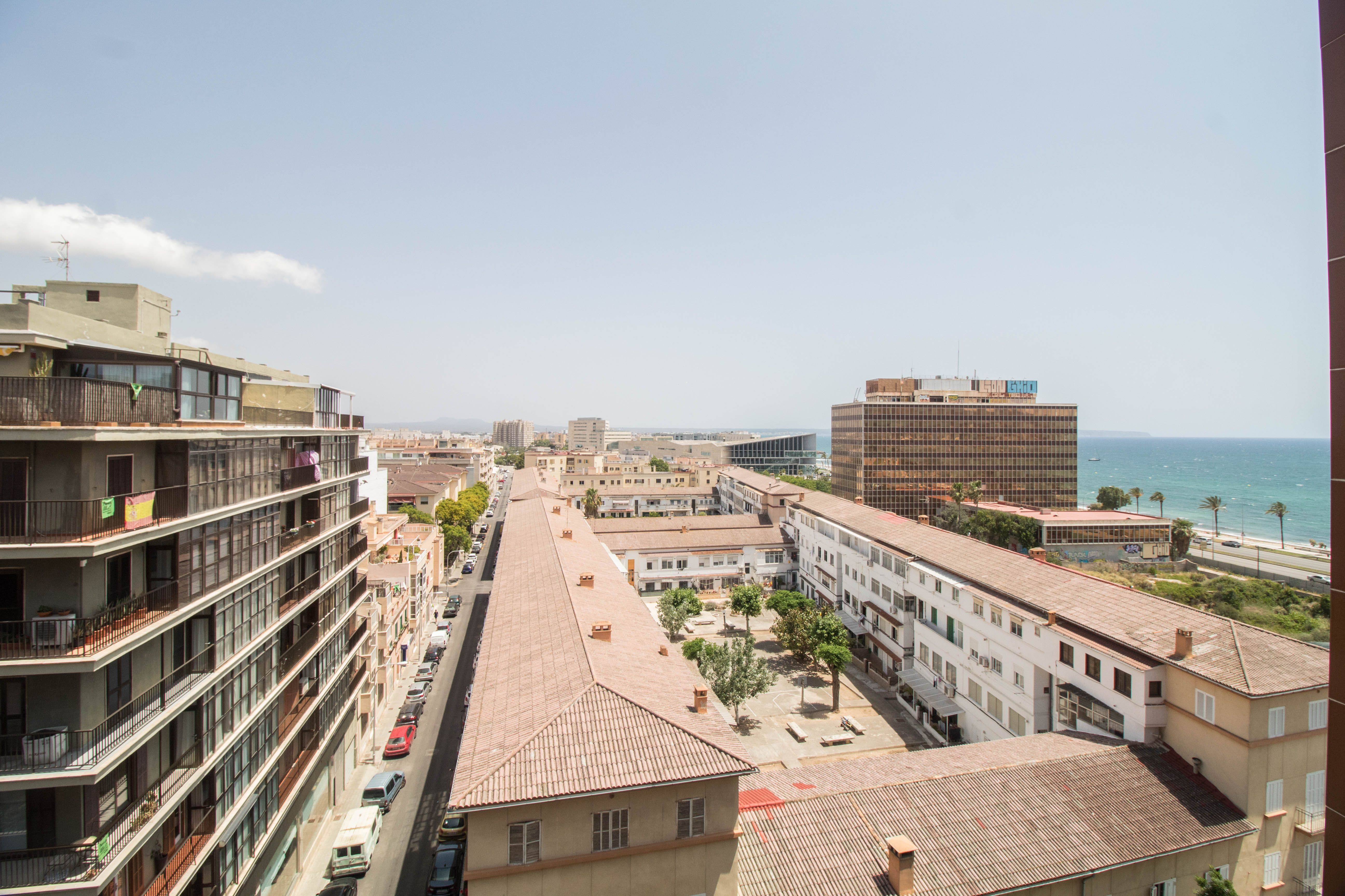 Modern sea view apartment with terrace in Palma City Beach