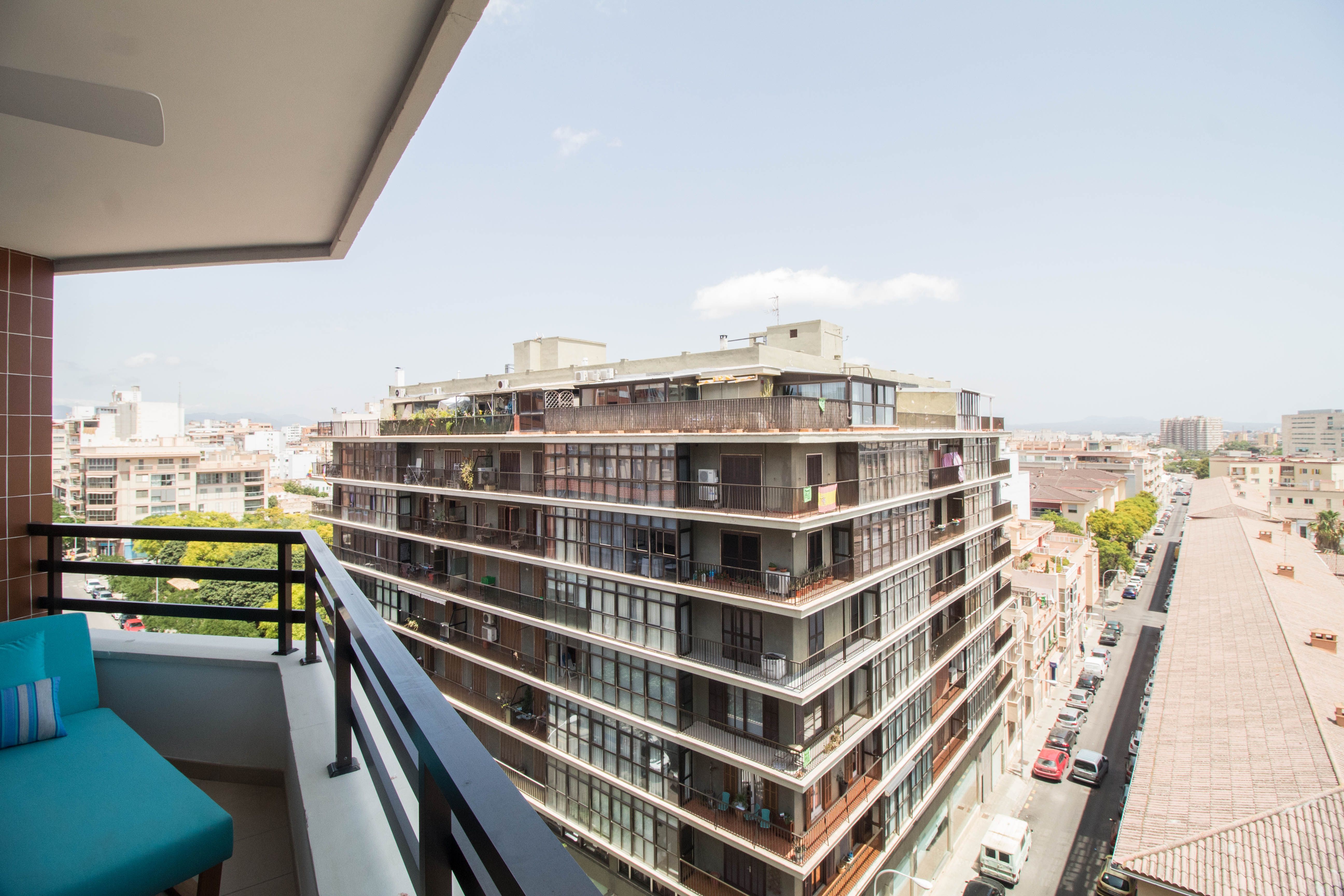 Modern sea view apartment with terrace in Palma City Beach