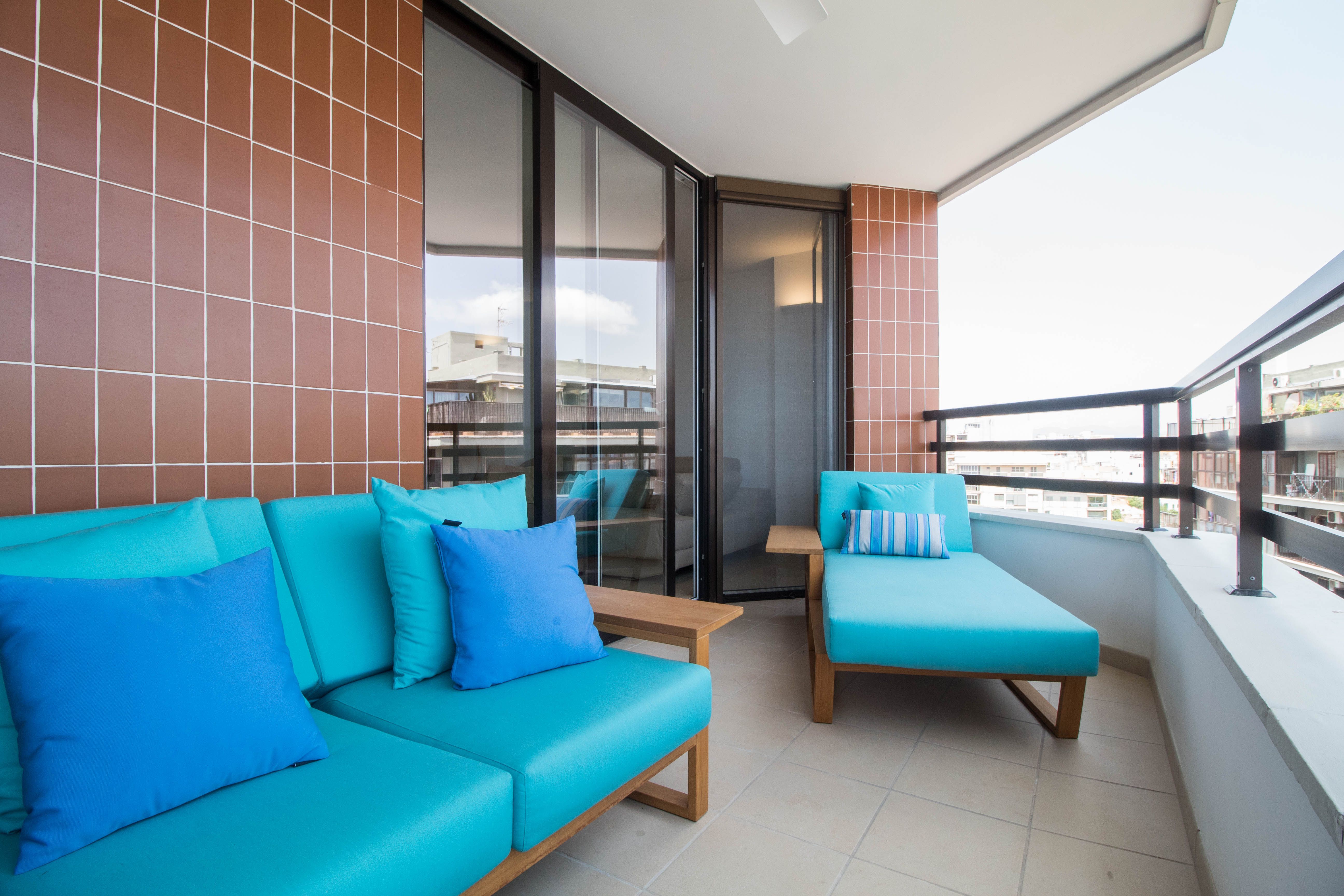 Modern sea view apartment with terrace in Palma City Beach