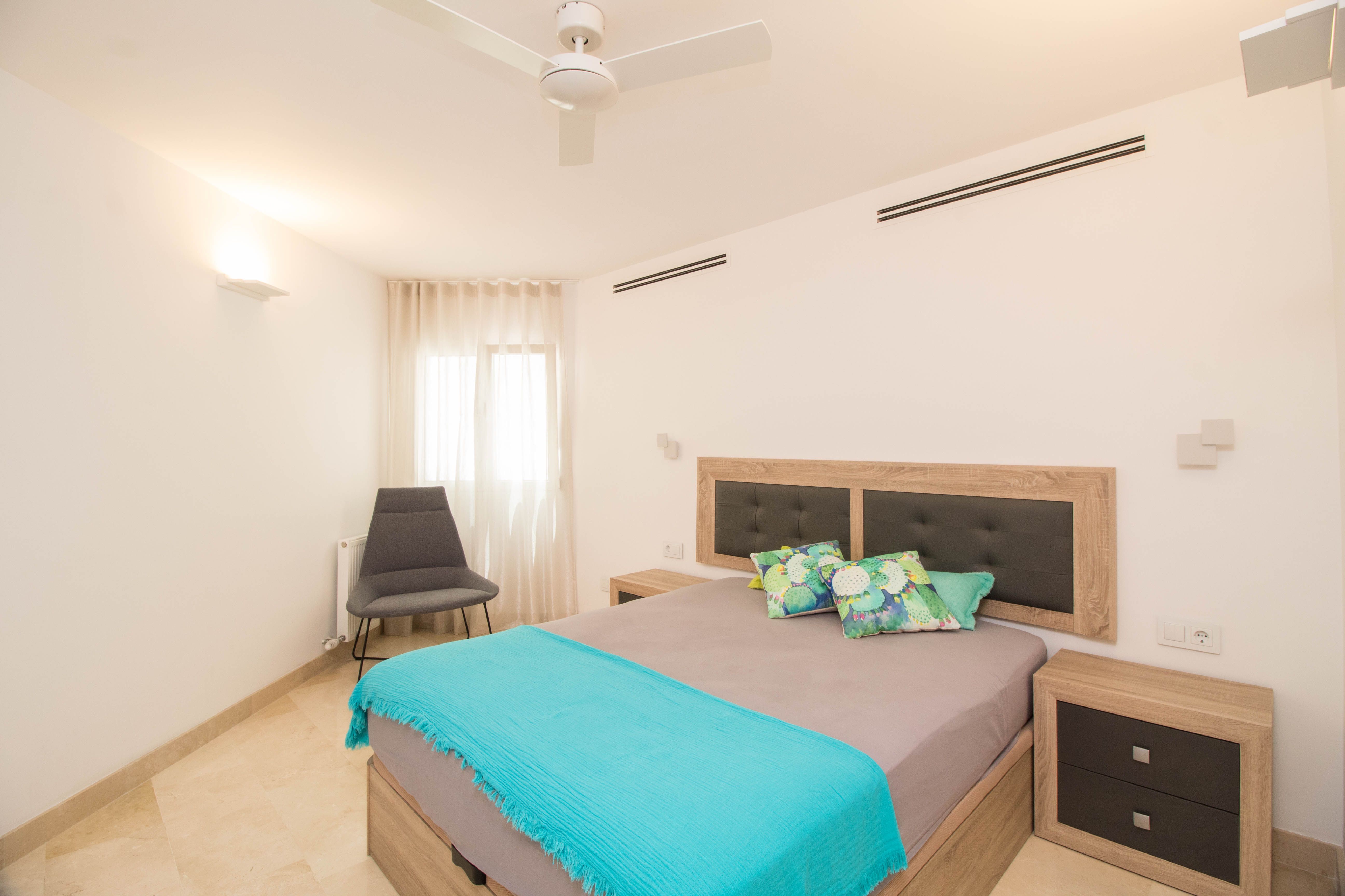 Modern sea view apartment with terrace in Palma City Beach