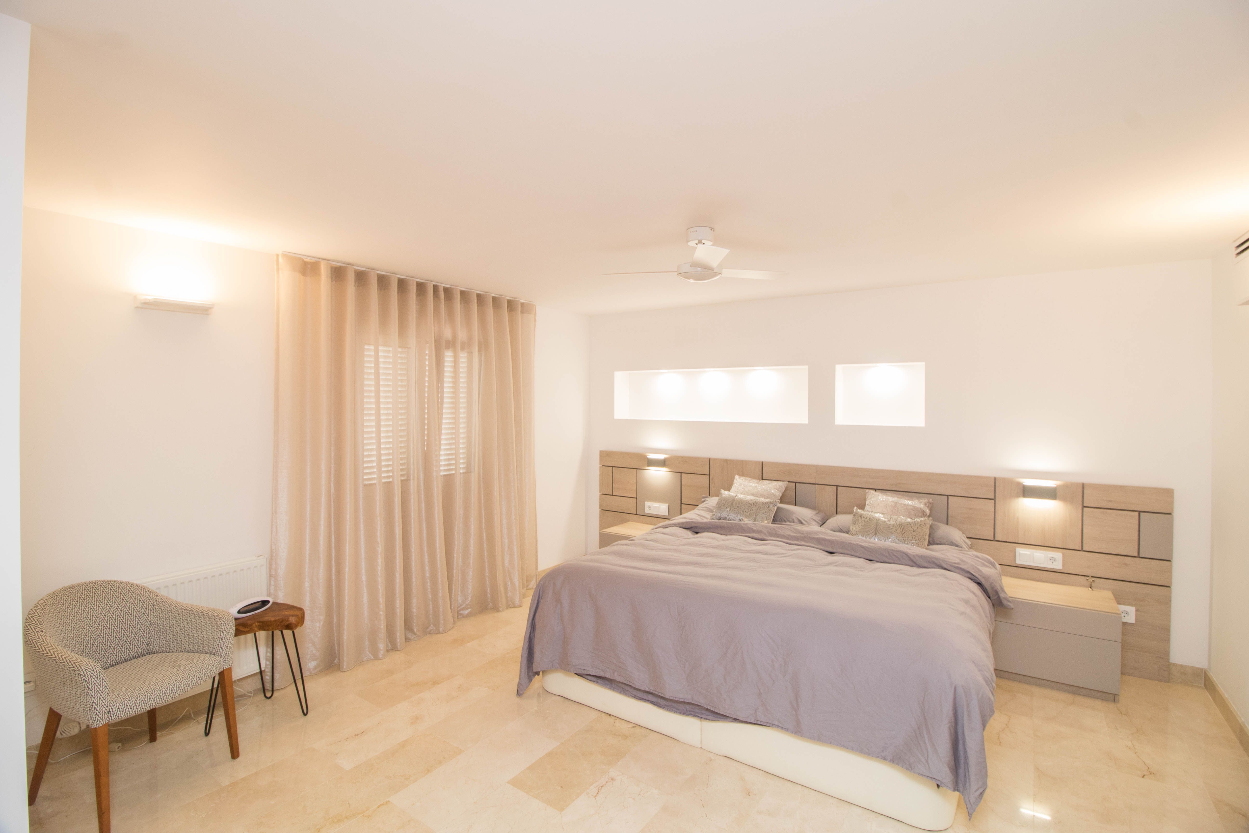 Modern sea view apartment with terrace in Palma City Beach