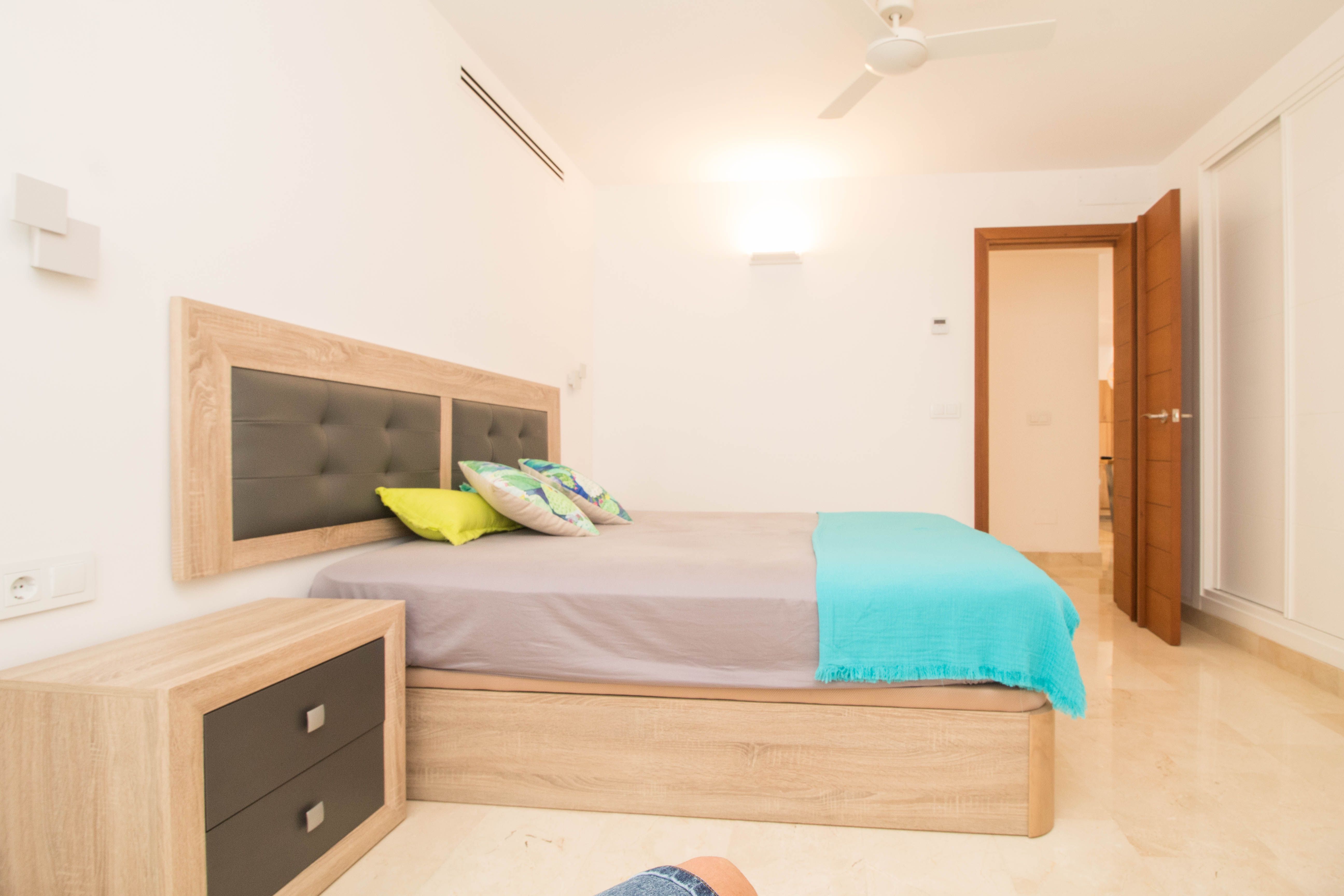 Modern sea view apartment with terrace in Palma City Beach