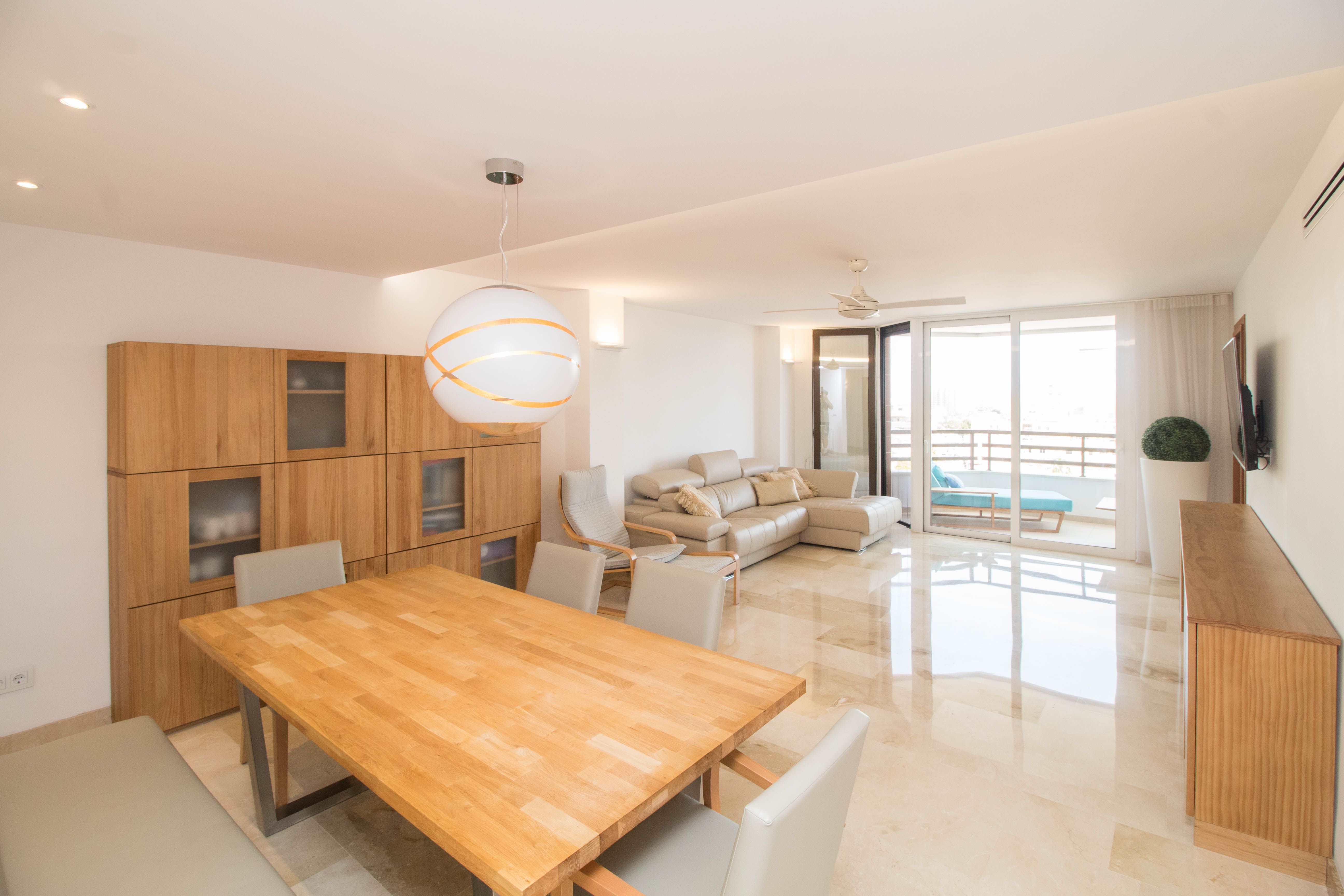 Modern sea view apartment with terrace in Palma City Beach