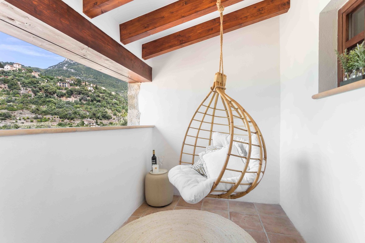 Wonderful new town house in Deia