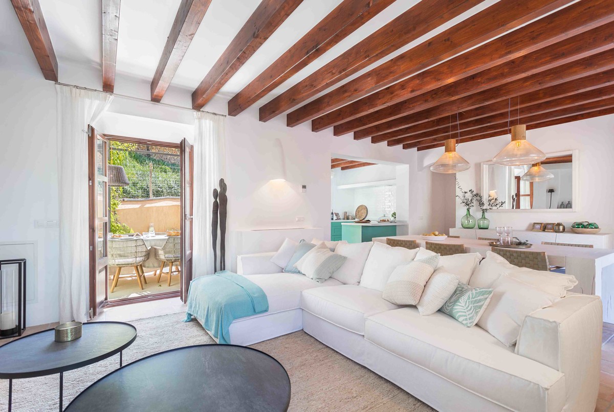 Wonderful new town house in Deia