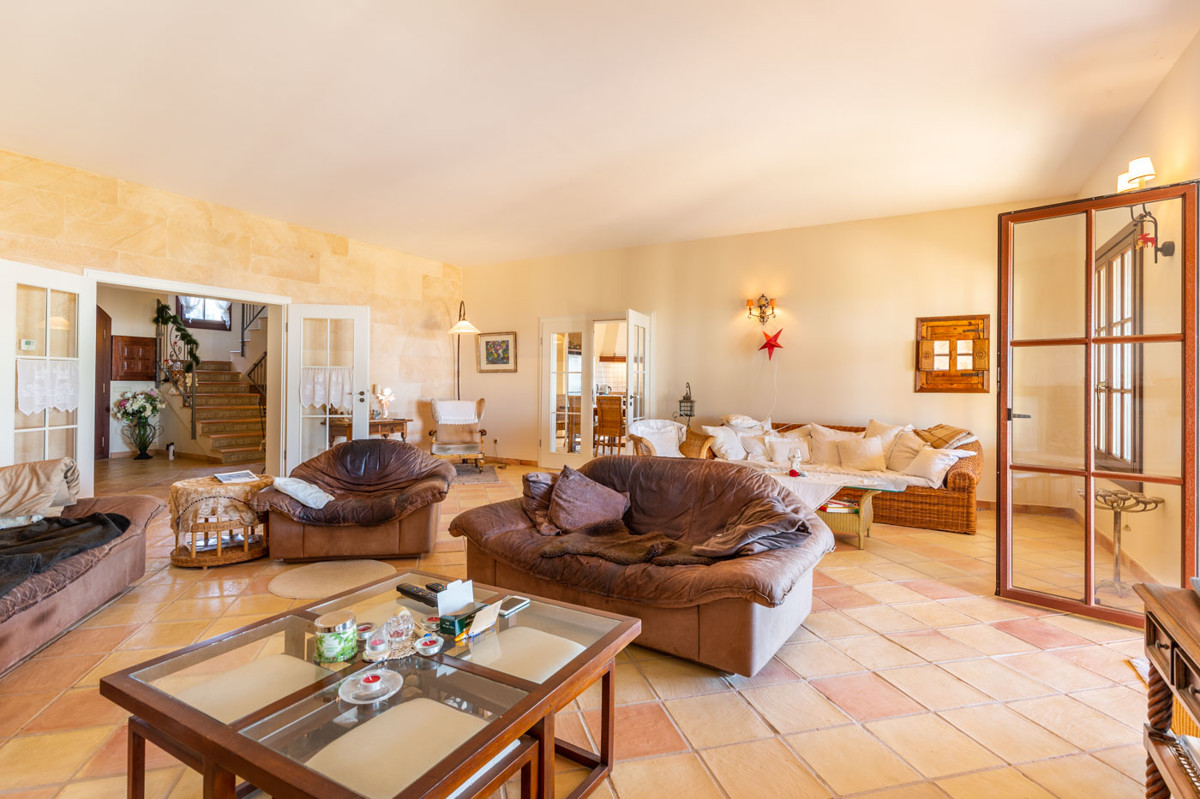 Exclusive country house in Puntiró with fantastic views