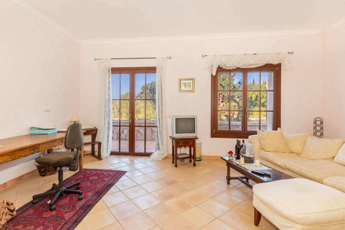 Exclusive country house in Puntiró with fantastic views