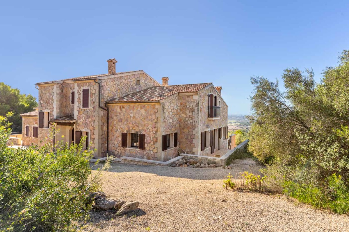 Exclusive country house in Puntiró with fantastic views