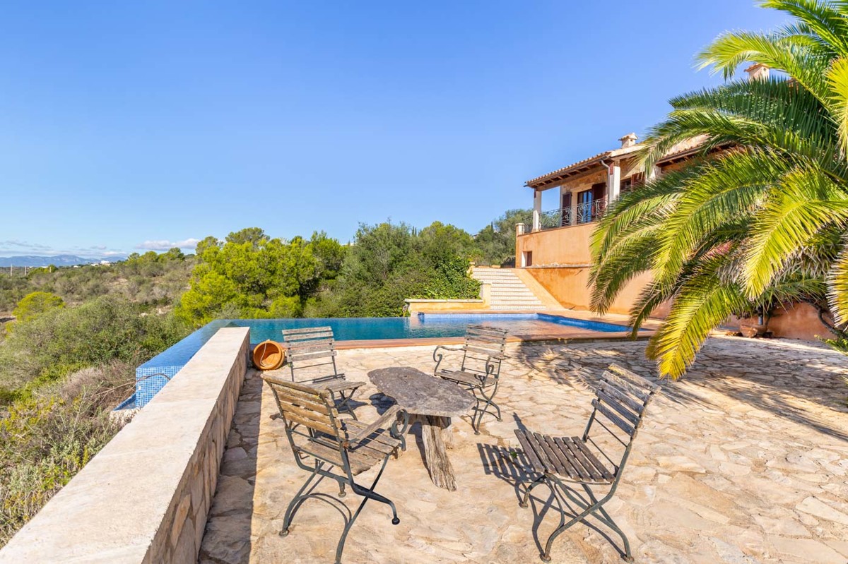 Exclusive country house in Puntiró with fantastic views