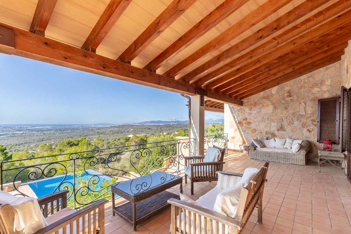 Exclusive country house in Puntiró with fantastic views