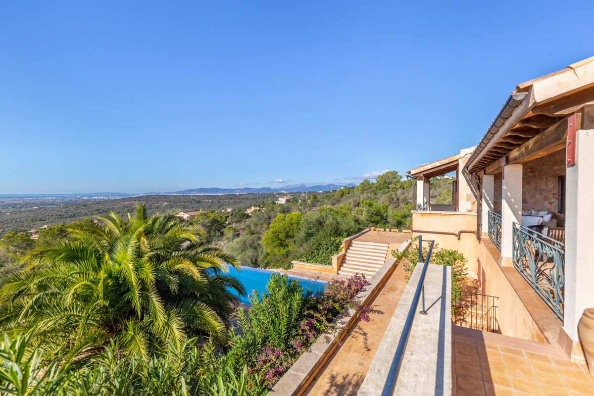 Exclusive country house in Puntiró with fantastic views