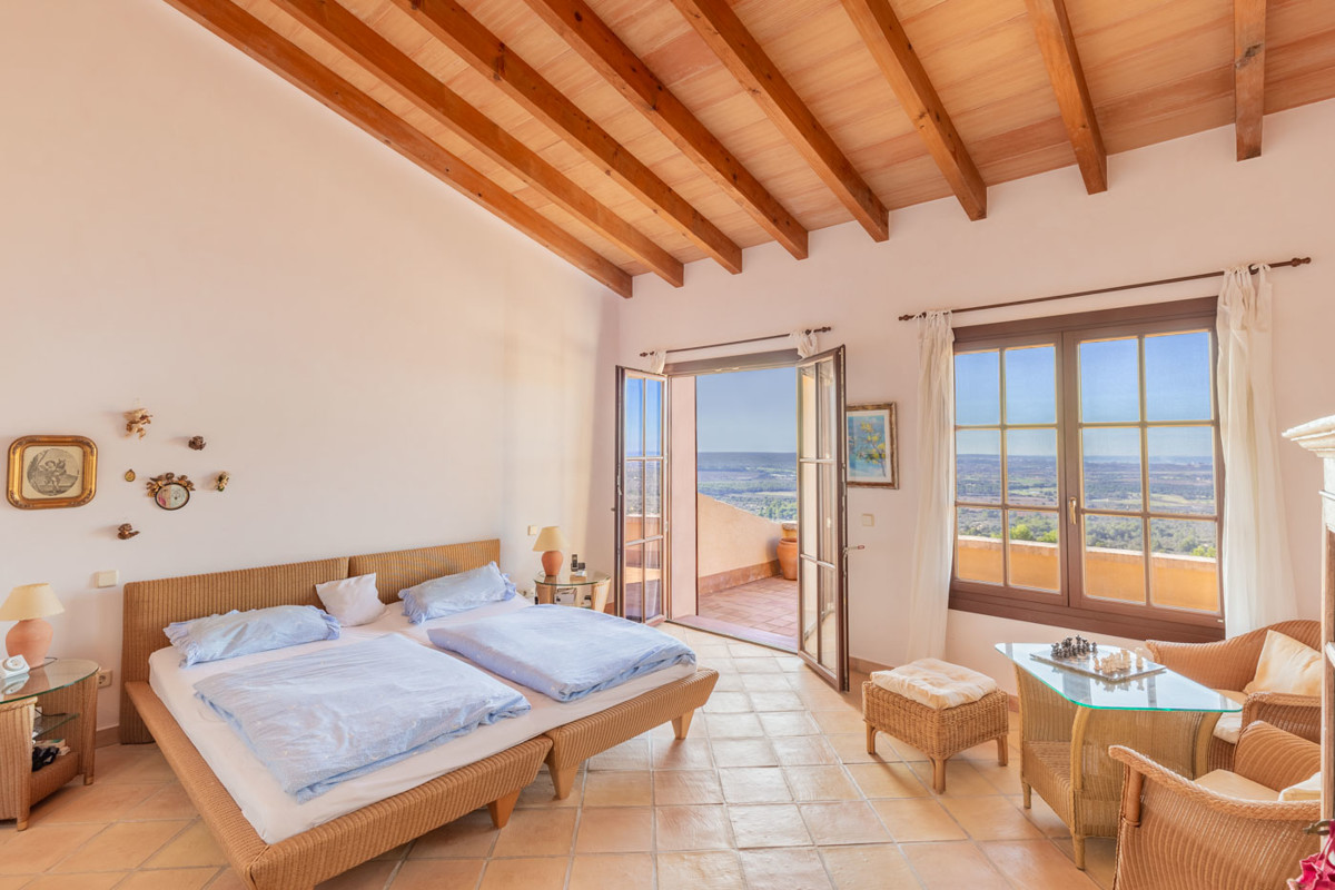 Exclusive country house in Puntiró with fantastic views